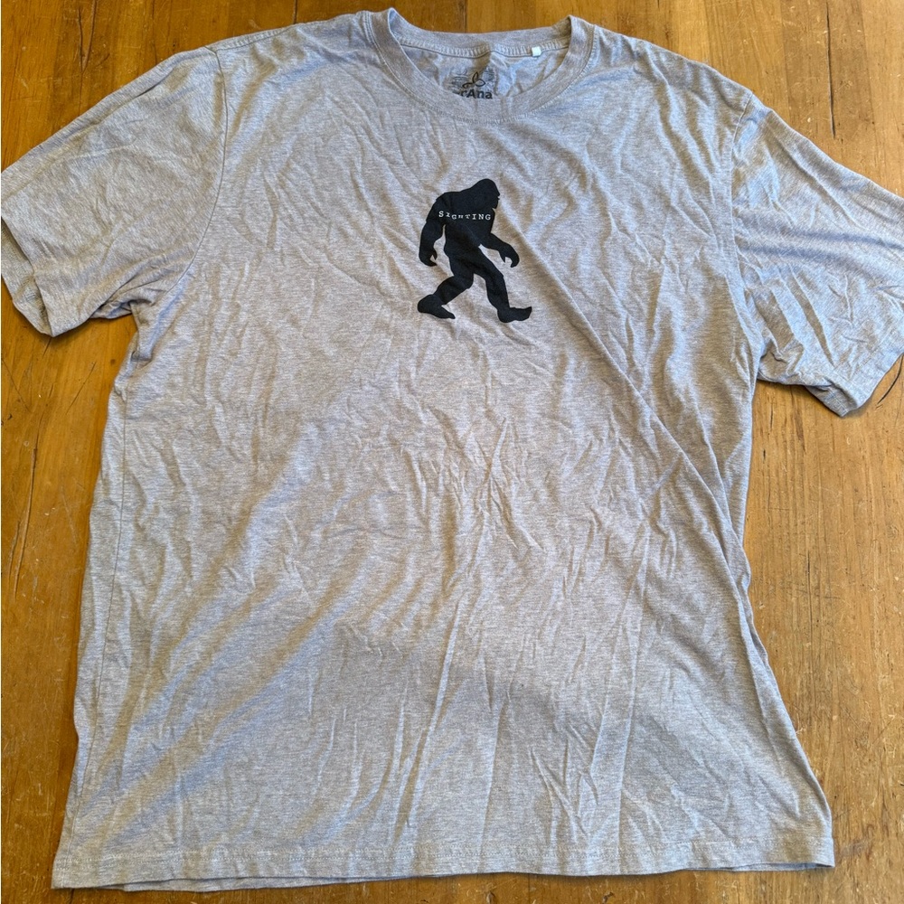 Prana Shirt Men’s XXL Big Foot Sighting Short Sleeve Khaki Slim Fit